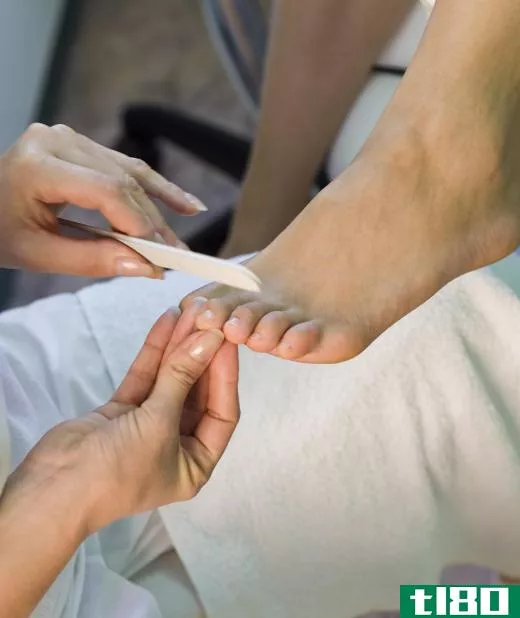 A nail file may help treat toenail thickness.
