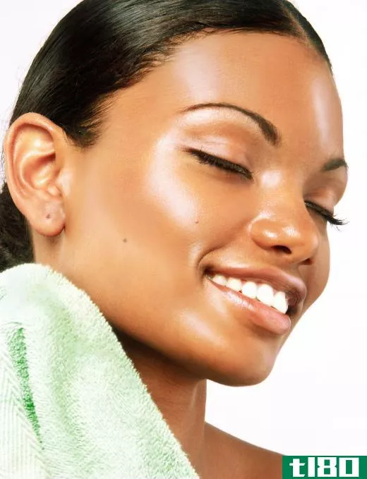 Skin care techniques should be selected based on skin type, whether it's oily, normal, or dry.