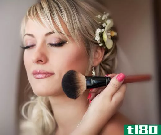 Makeup products that contain isopropyl myristate may irritate sensitive skin.
