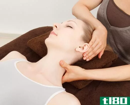 Some mini facials may include a pressure point massage of the neck, face, and shoulders.
