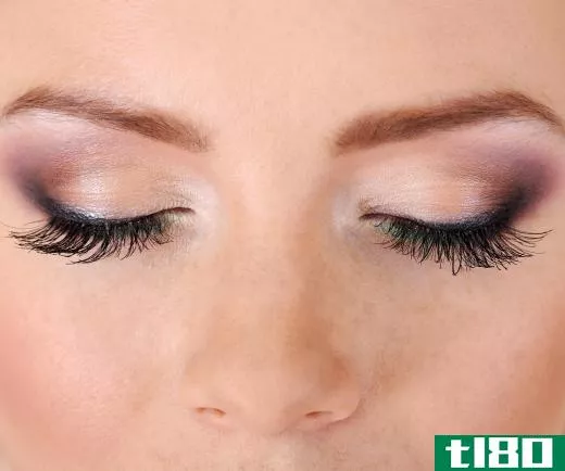 Makeup sponges can be used to make delicate adjustments to eye makeup.