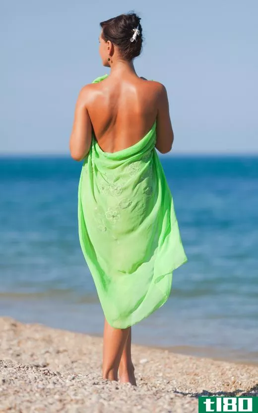 Sun exposure can be a cause of dark spots on the skin that a person may want to lighten.