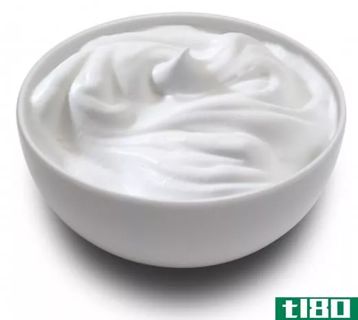 Yogurt can moisturize hair.