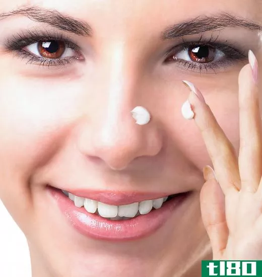 Skin creams with azulene can be used to combat wrinkles.