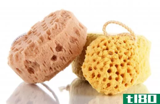 People use bath sponges to help create a rich lather from their shower gels and body washes.