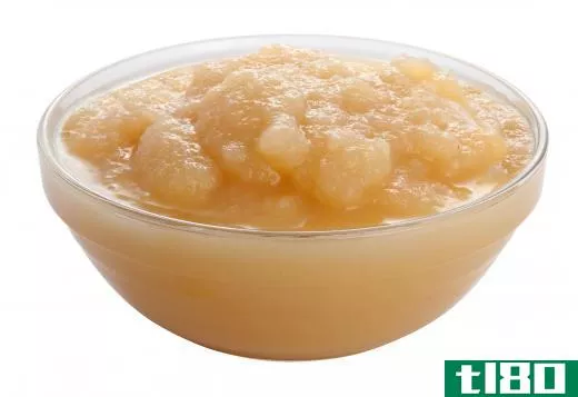 Applesauce can serve as a substitute for oil in many baking recipes.