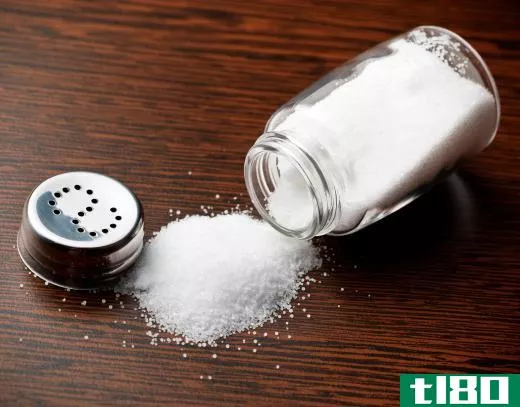 Mixing table salt with lemon juice can help remove rust stains.