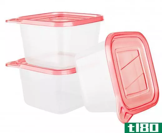 Leftover turkey can be stored in plastic containers to preserve freshness.