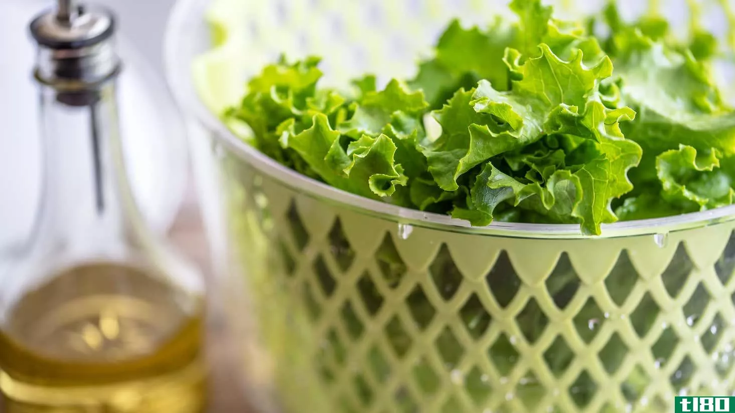 Image for article titled How to Use Your Salad Spinner to Build Better Salads
