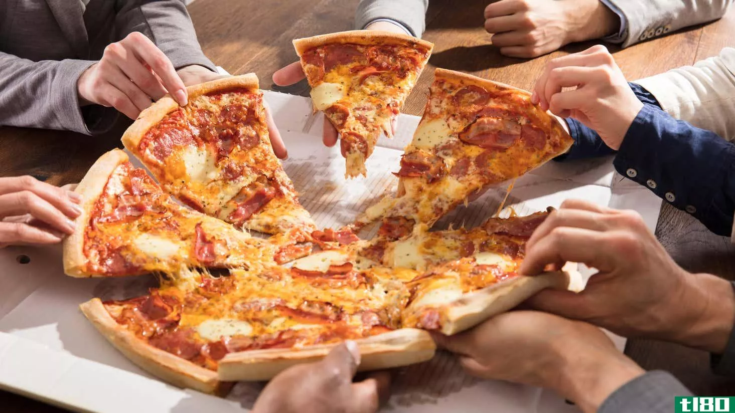 Image for article titled How to Skip the Office Pizza Party and Still Be a ‘Team Player’