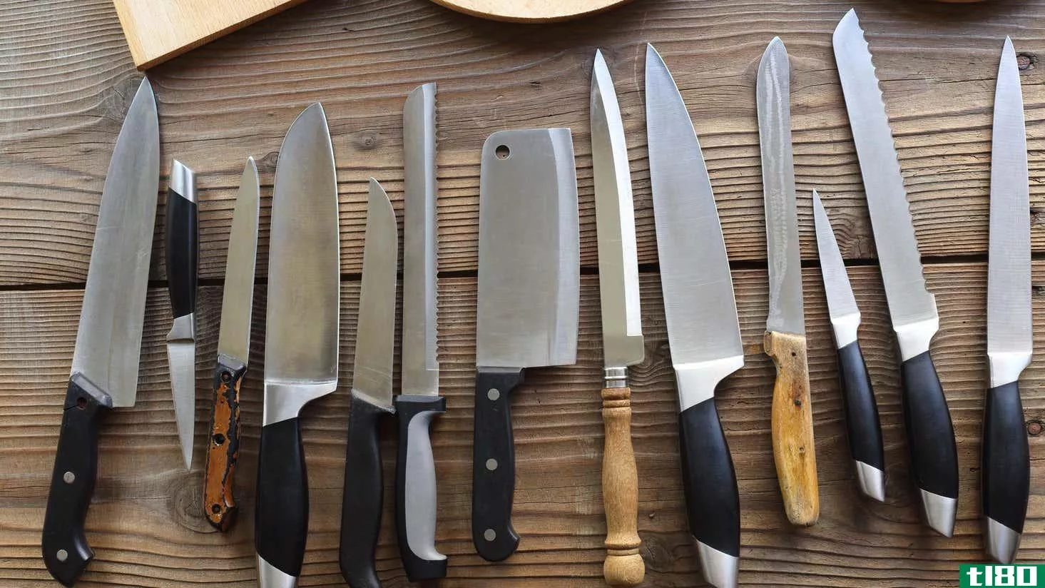 Image for article titled What&#39;s the Safest Way to Throw Away Old Knives?