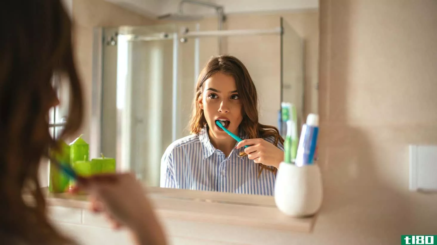 Image for article titled Why You Should Stop Rinsing Your Mouth After Brushing