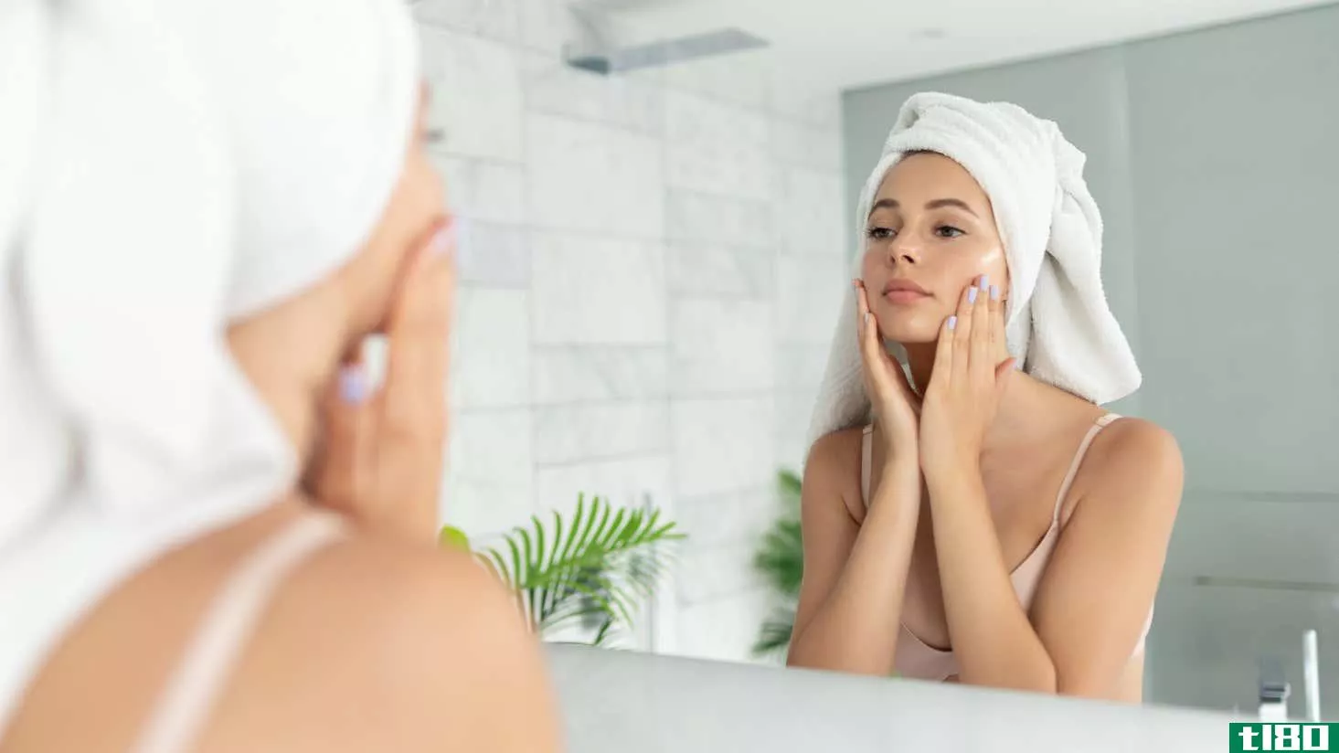 Image for article titled This Basic Skincare Routine Won&#39;t Overwhelm You