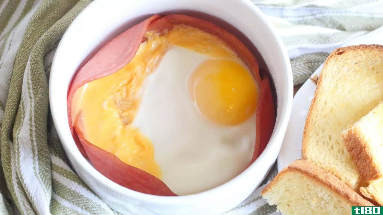 Image for article titled All the Ways You Can Microwave an Egg