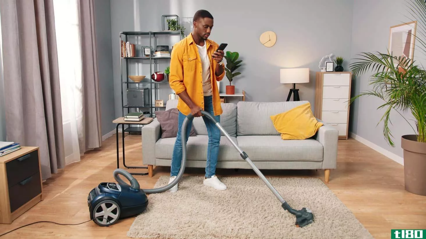 Image for article titled 10 of the Cleverest Ways to Clean Your House, According to TikTok