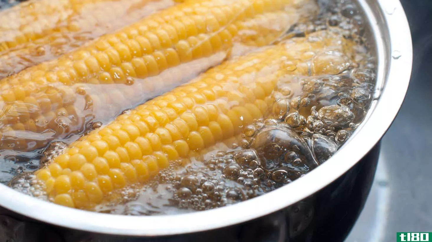 Image for article titled You&#39;re Probably Overcooking Your Corn