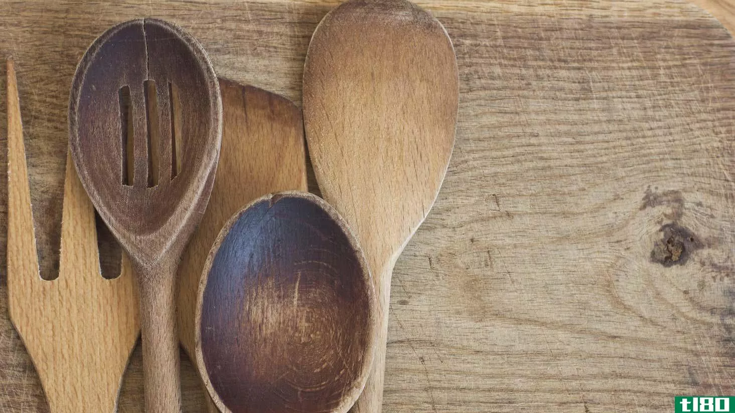 Image for article titled Why You Actually Shouldn&#39;t Boil Your Wooden Spoons