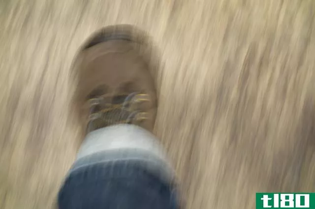 shaky picture of shoe while running
