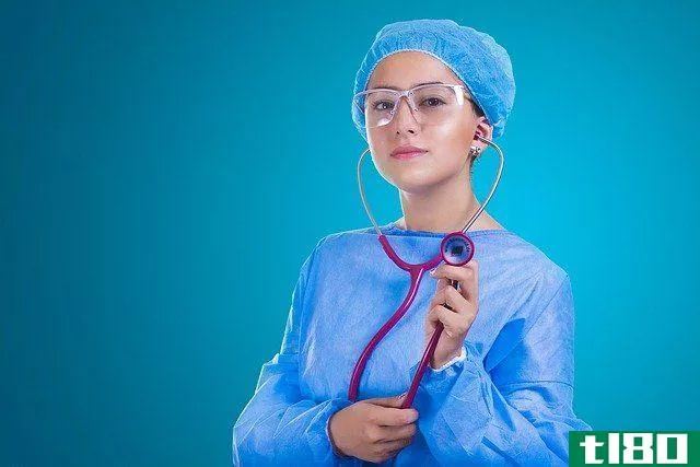 doctor wearing hairnet and stethoscope
