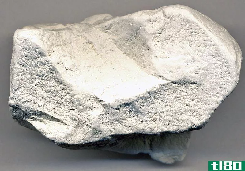 高岭土(kaolin)和皂土(bentonite clay)的区别