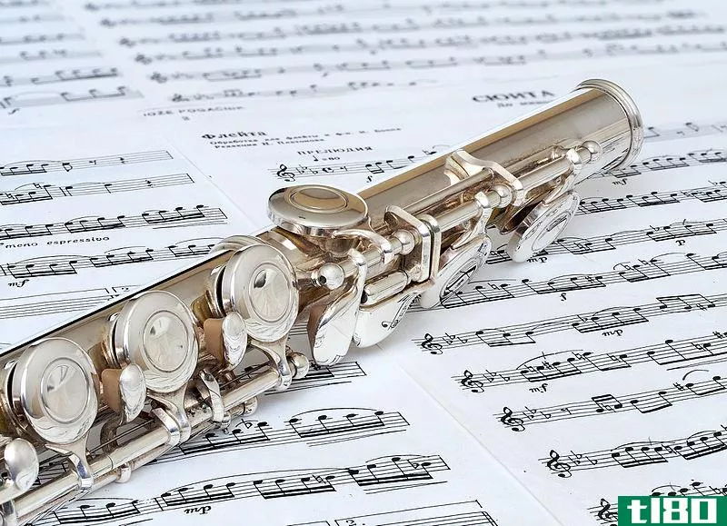 长笛(flute)和短笛(piccolo)的区别