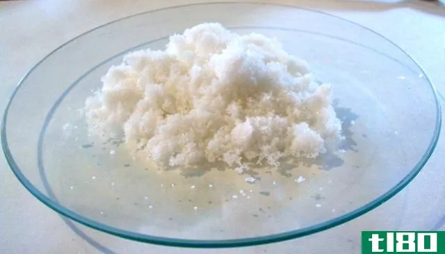 碳酸钾(potassium carbonate)和碳酸氢钾(potassium bicarbonate)的区别