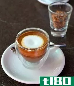 拿铁(latte)和马奇亚托(macchiato)的区别