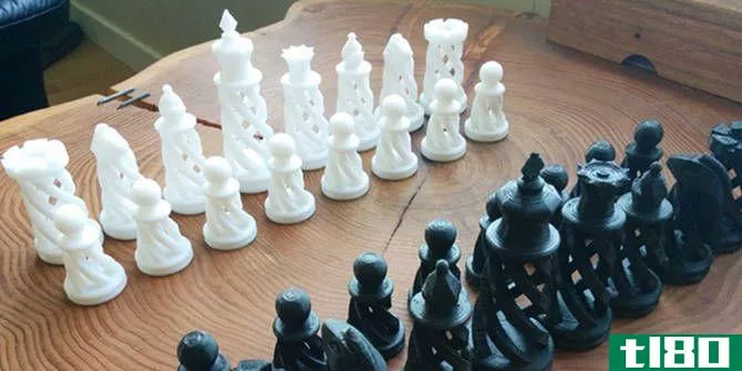3D printed spiral chess set
