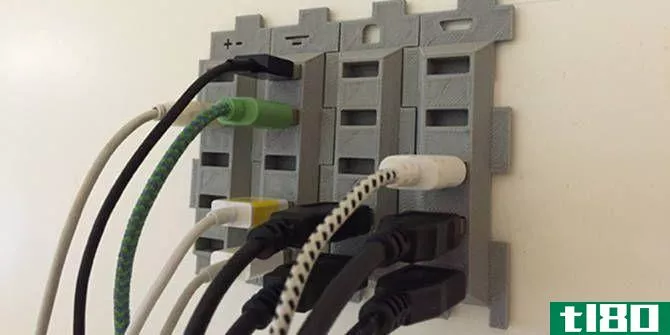 3D printed USB cable holder