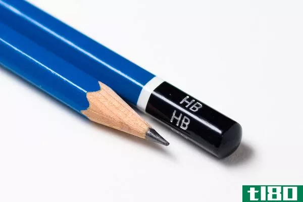 笔(pen)和铅笔(pencil)的区别