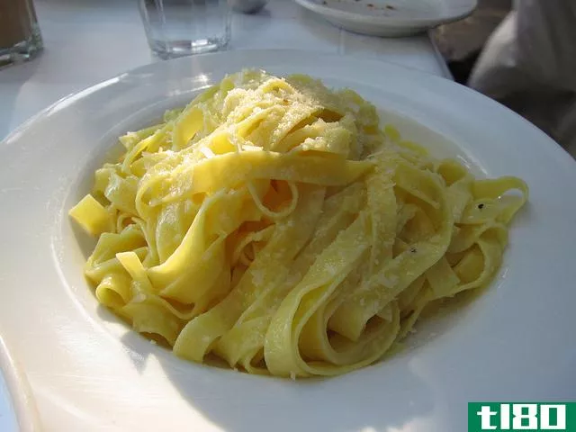 鸡蛋面(egg noodles)和面团(pasta)的区别