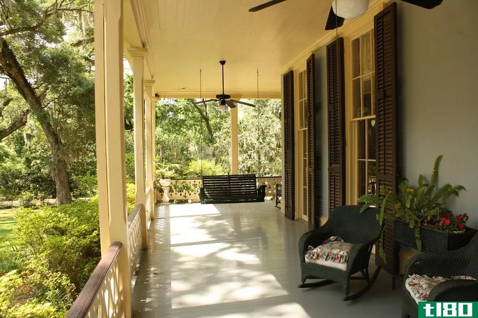 甲板门廊(deck porch)和院子(patio)的区别