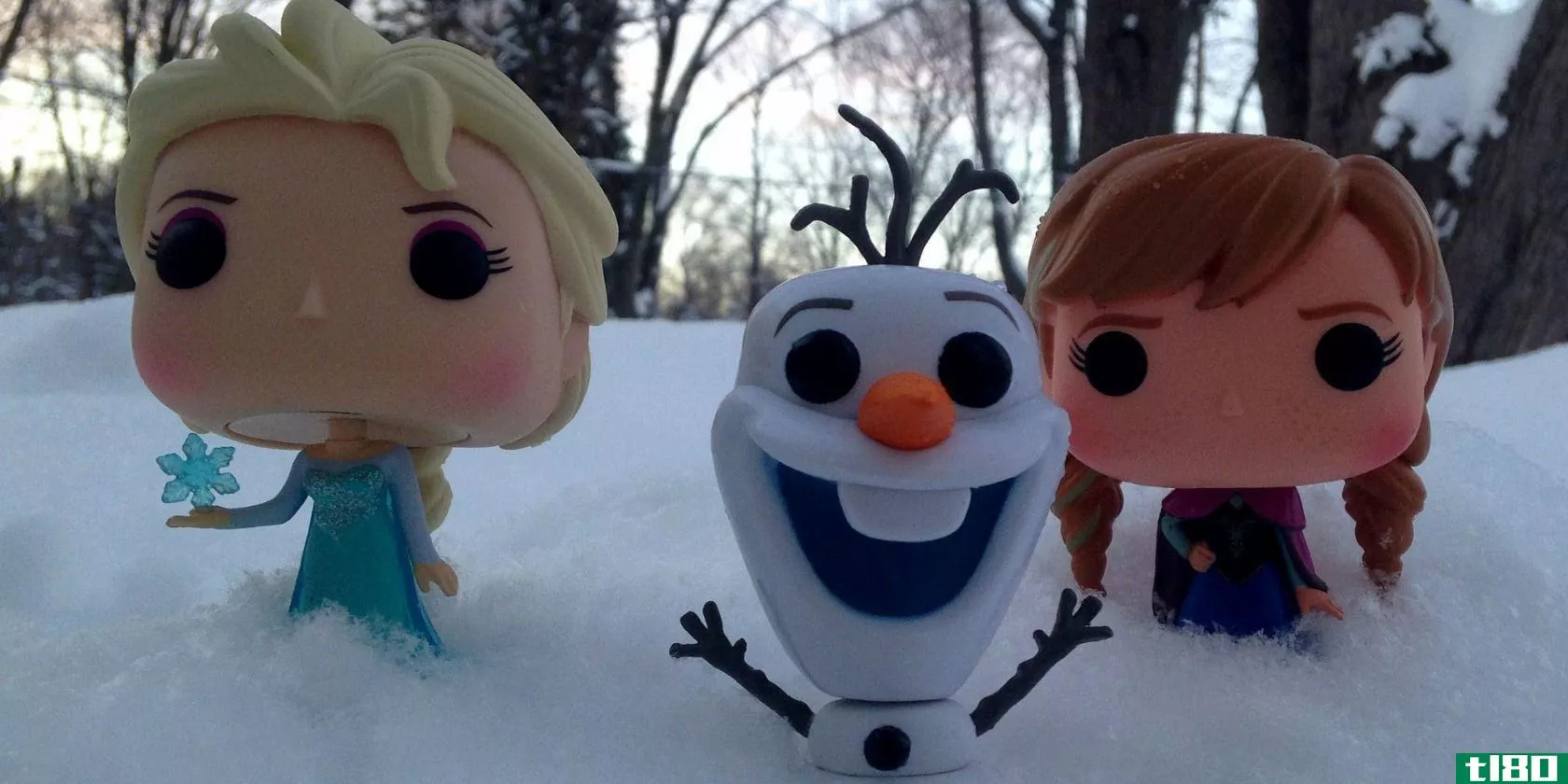 frozen-toys-snow-scene