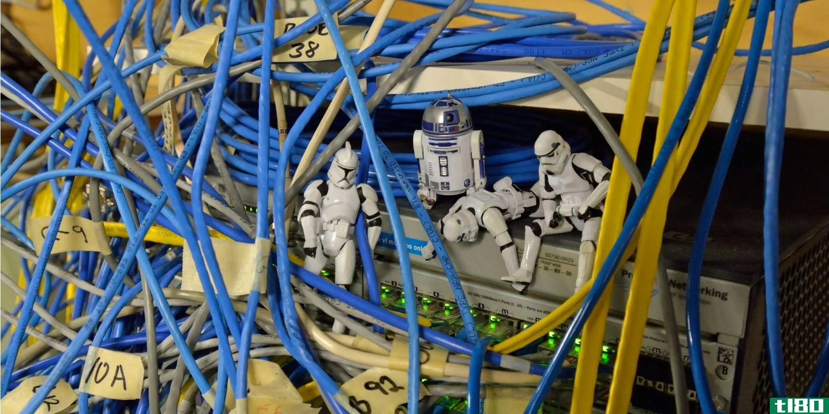 stormtroopers-attack-cables