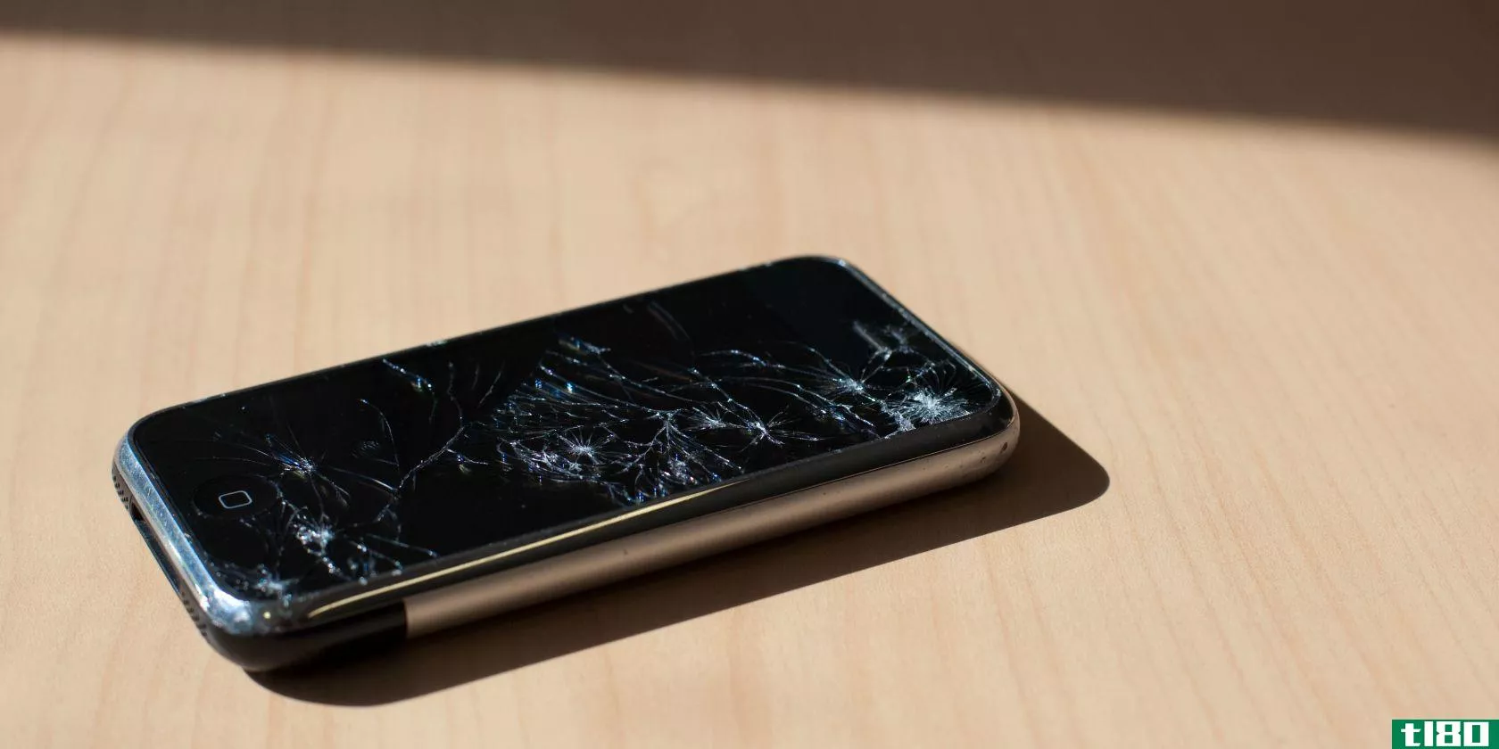 broken-iphone-screen