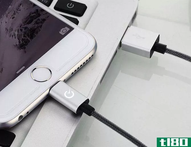 Lightning cable in iPhone
