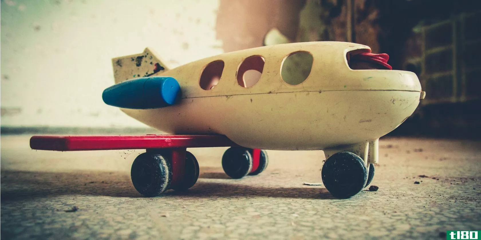 grounded-plane-toy
