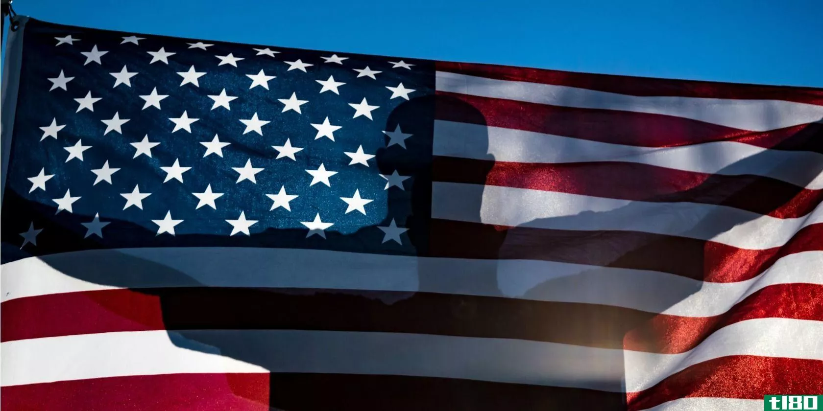 american-flag-silhouette