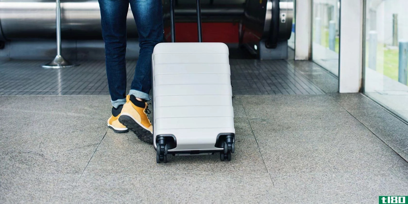 luggage-trackers