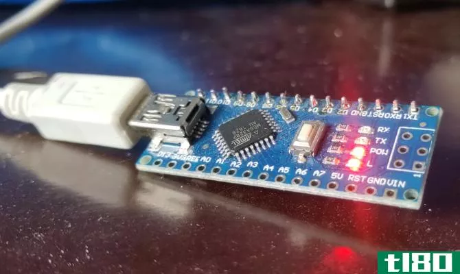 Arduino Nano clone with blinking LED