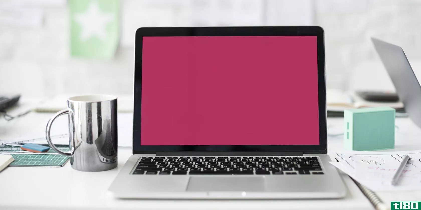 creative-laptop-blank-screen