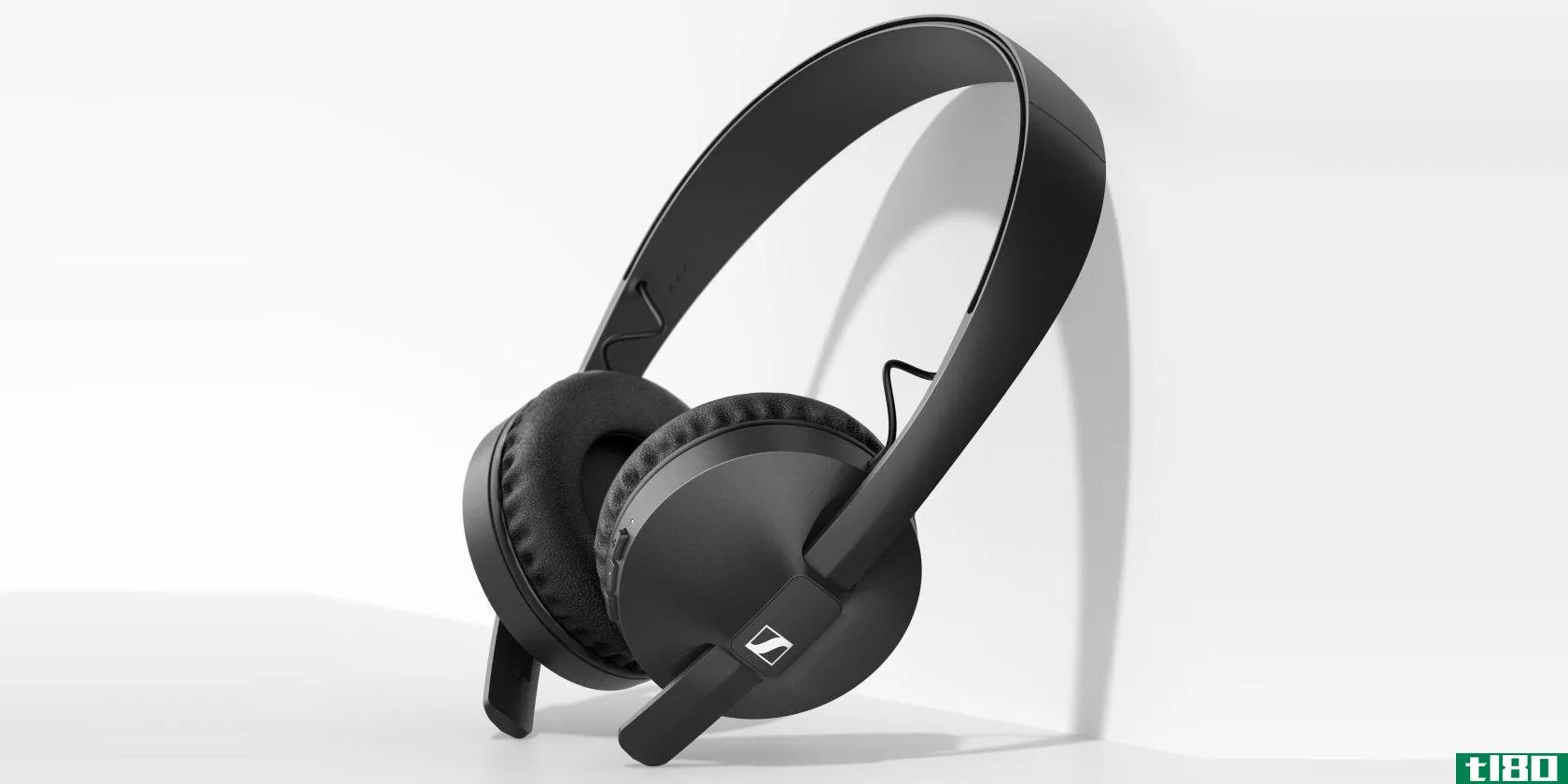 Sennheiser HD 250BT wireless Bluetooth headphones
