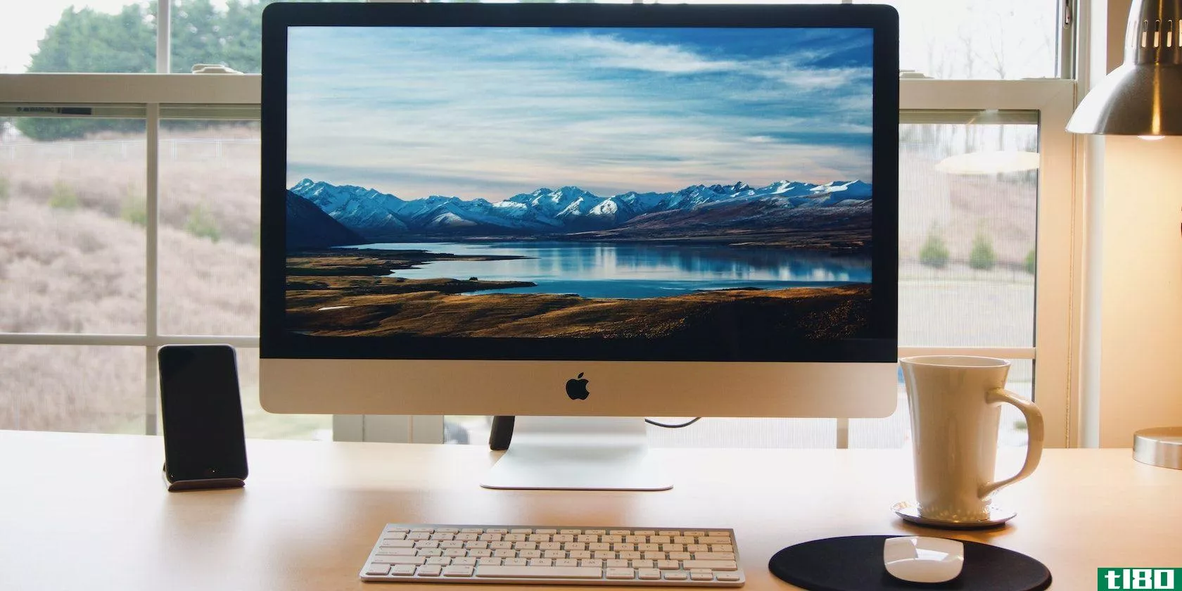 iMac desk