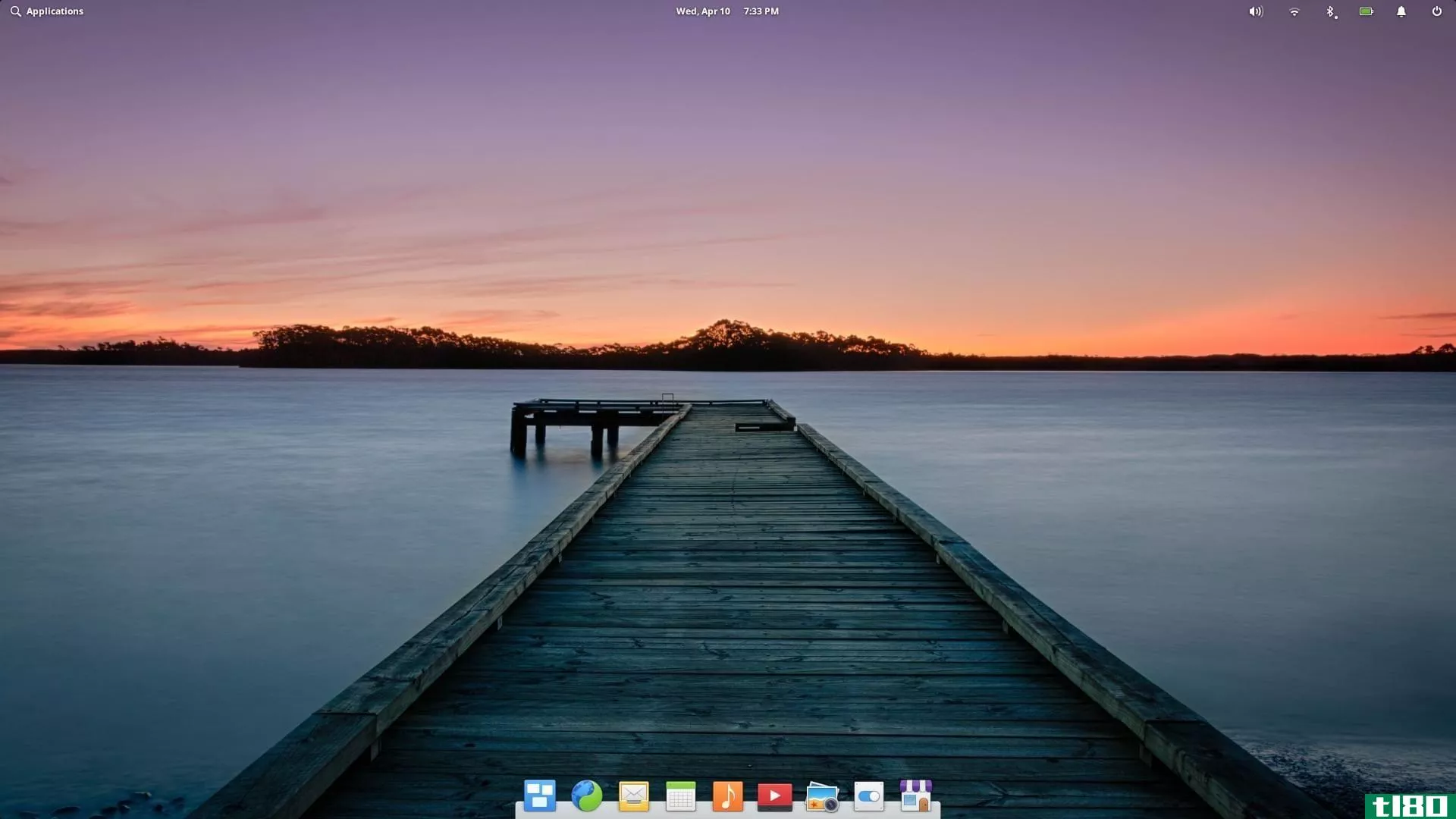 elementaryOS default background