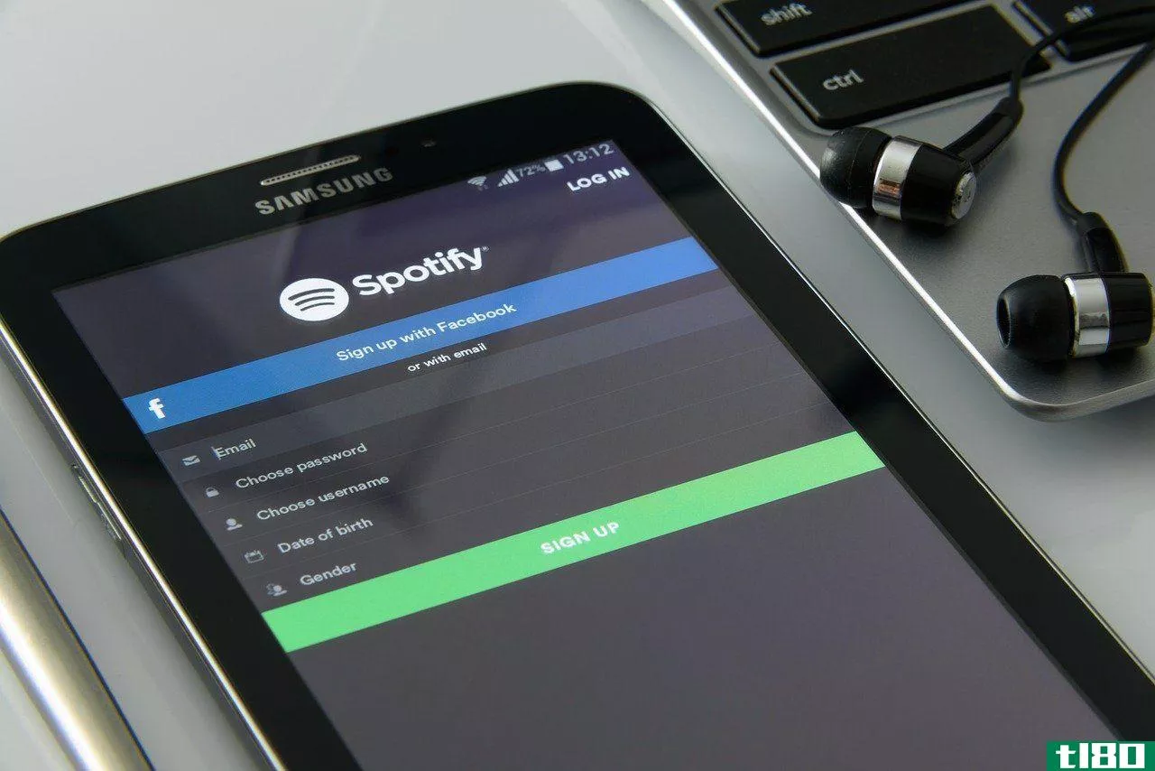 Spotify sign up page on **artphone