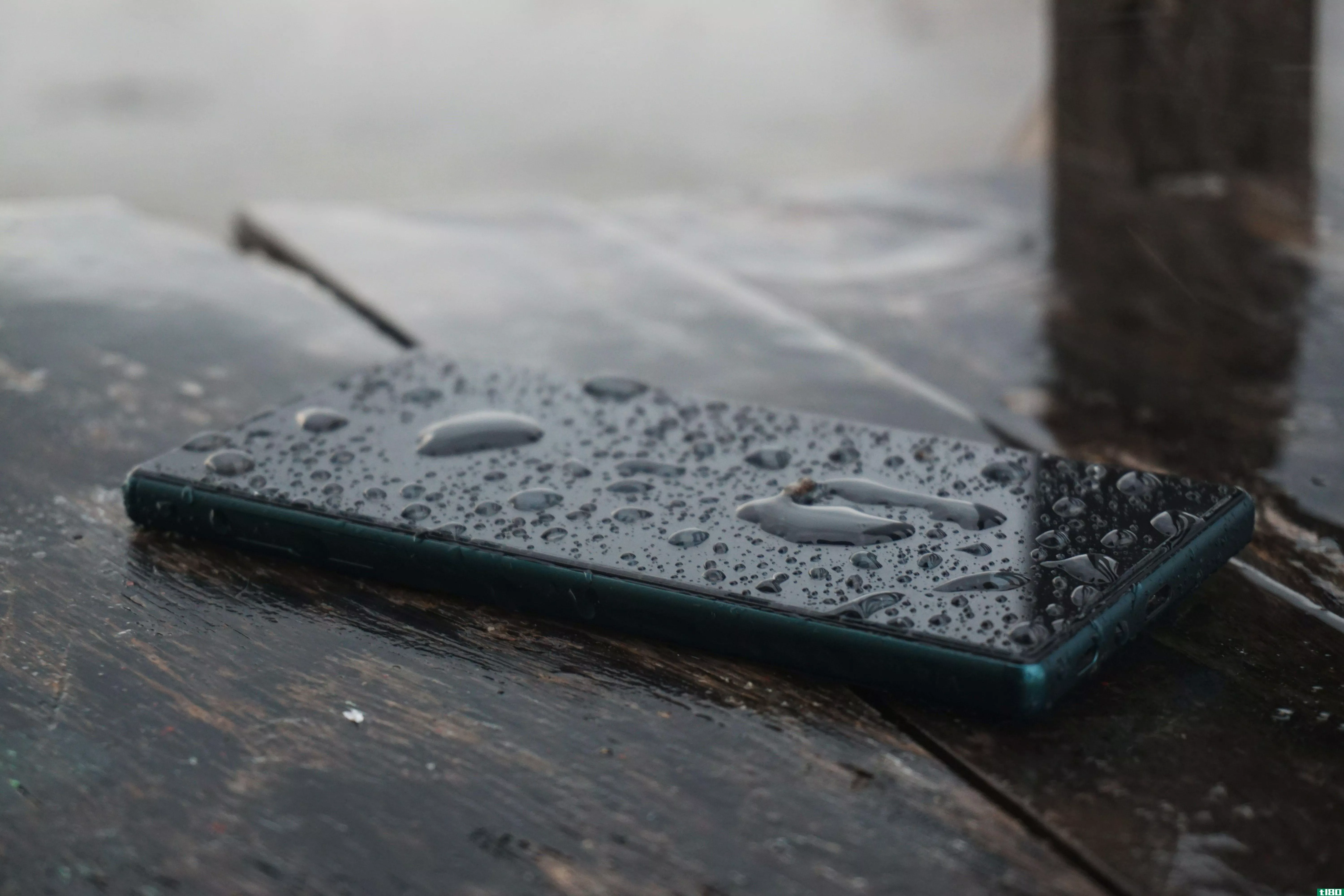 A **artphone covered in rain