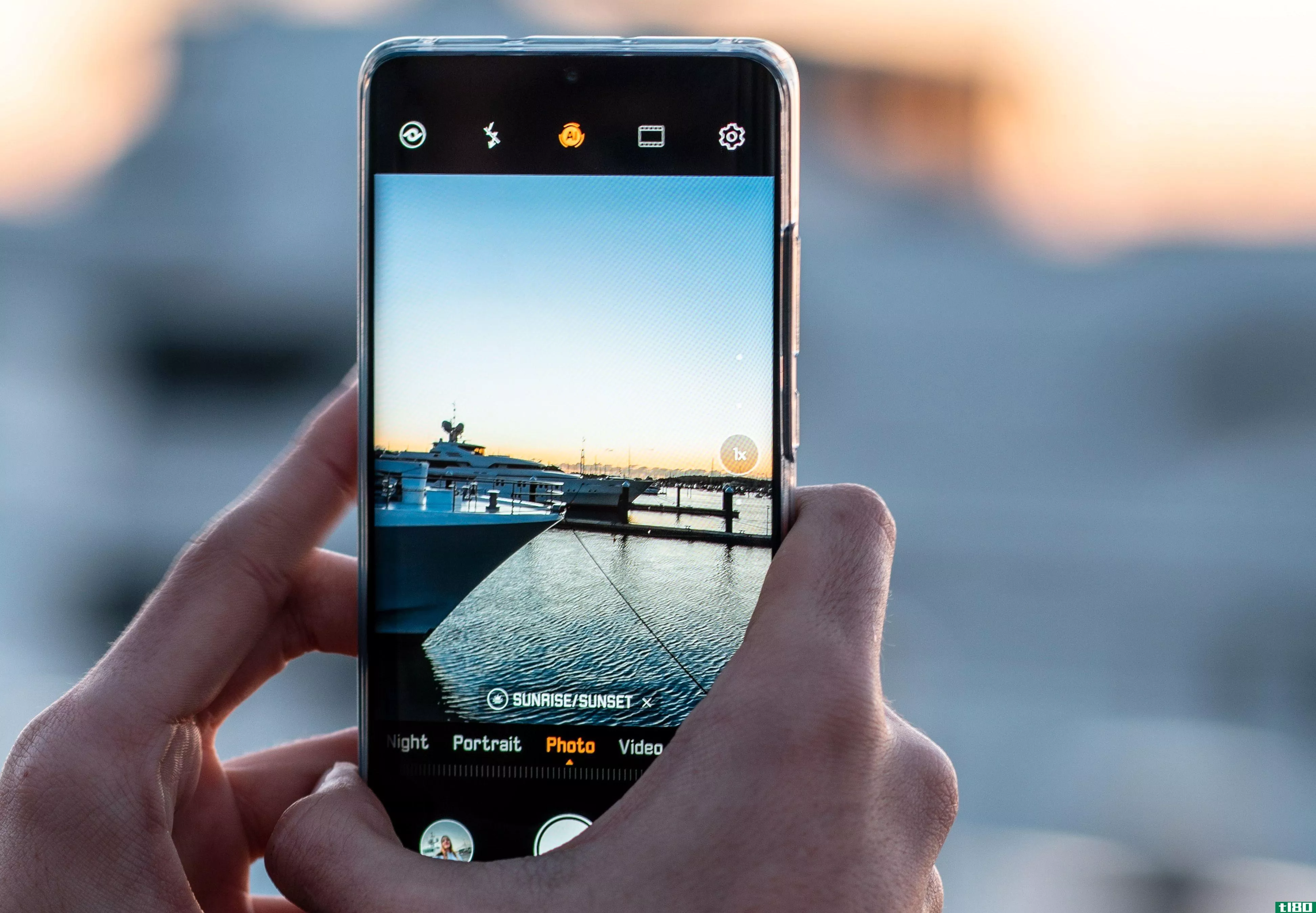 The Huawei P30 Pro being used to take a picture