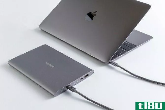 MacBook Charged by Power Bank