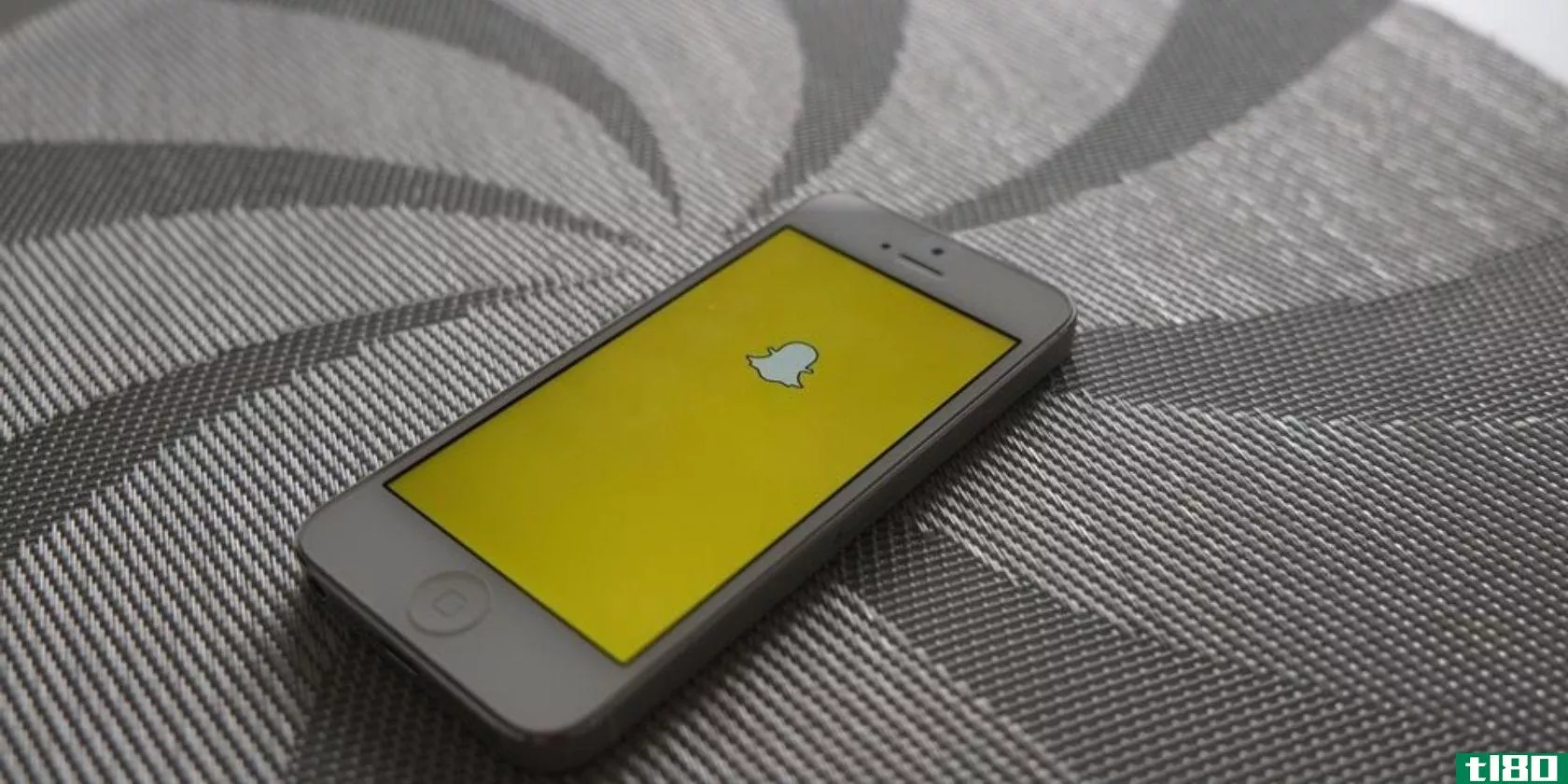 snapchat-logo-on-iphone