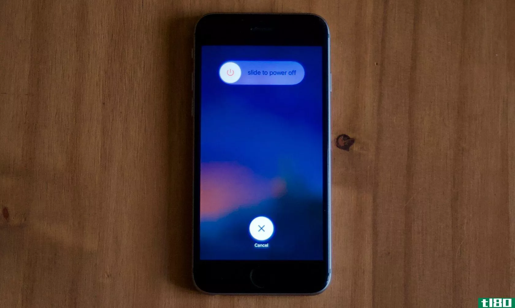Slide to power off screen on iPhone 6S